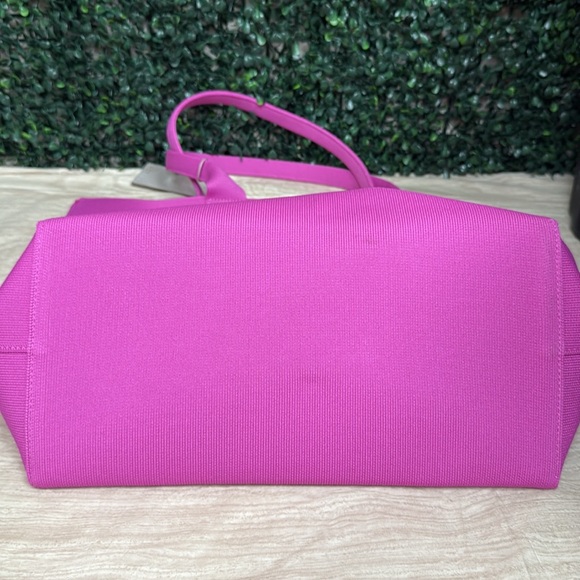 ROTHYS LIGHTWEIGHT TOTE DRAGON FRUIT - Picture 8 of 9